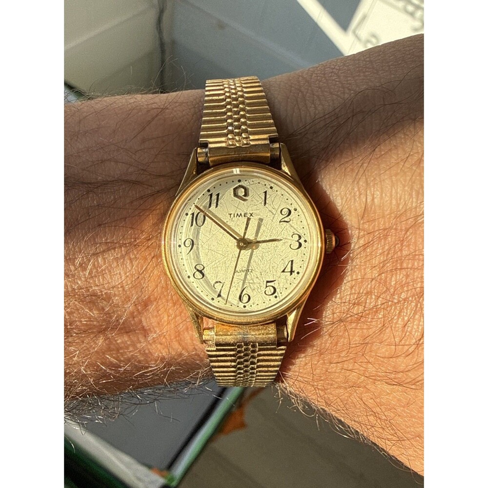 Vintage Timex Quartz Watch Gold Tone White Dial Expansion Band AS IS Untested